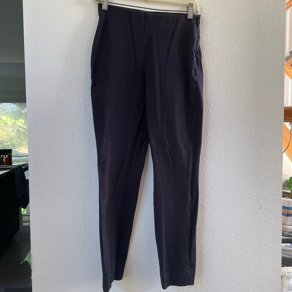 Everlane side zip stretch cotton pants in black - Picture 4 of 9